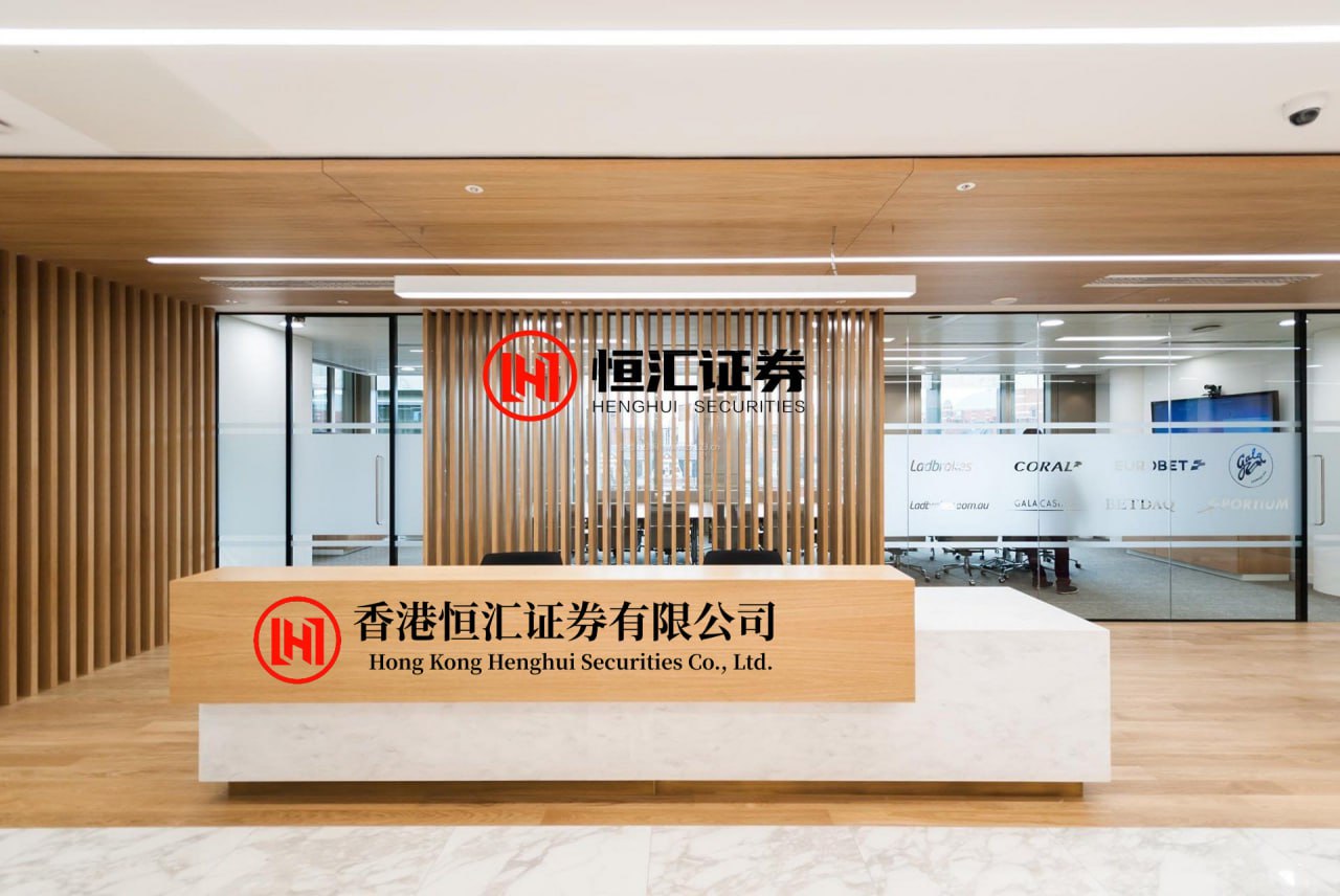 唐山配资平台 罗叔第一视角：一旦出现“空中加油”，就是庄家吸筹完毕，股价随时变化！盯紧了！怎么判断主力是不是已经吸饱了筹码准备拉升？想做对趋势，K线组合里的经典信号是必须掌握的一课。吃透它，主力结束收集、即将...